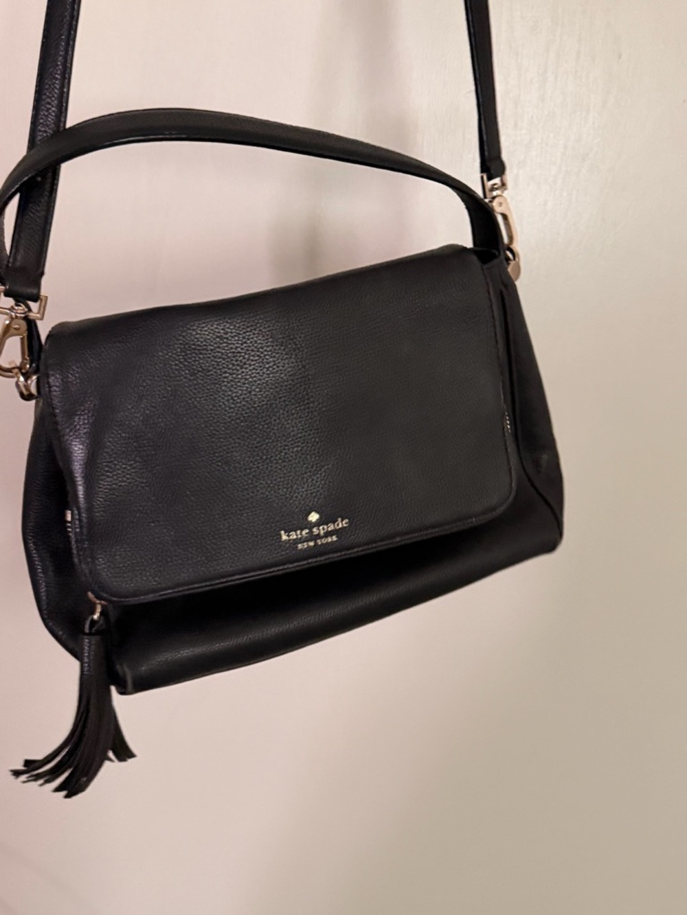 Kate Spade Pebbled Leather Crossbody – Black w/ Tassel